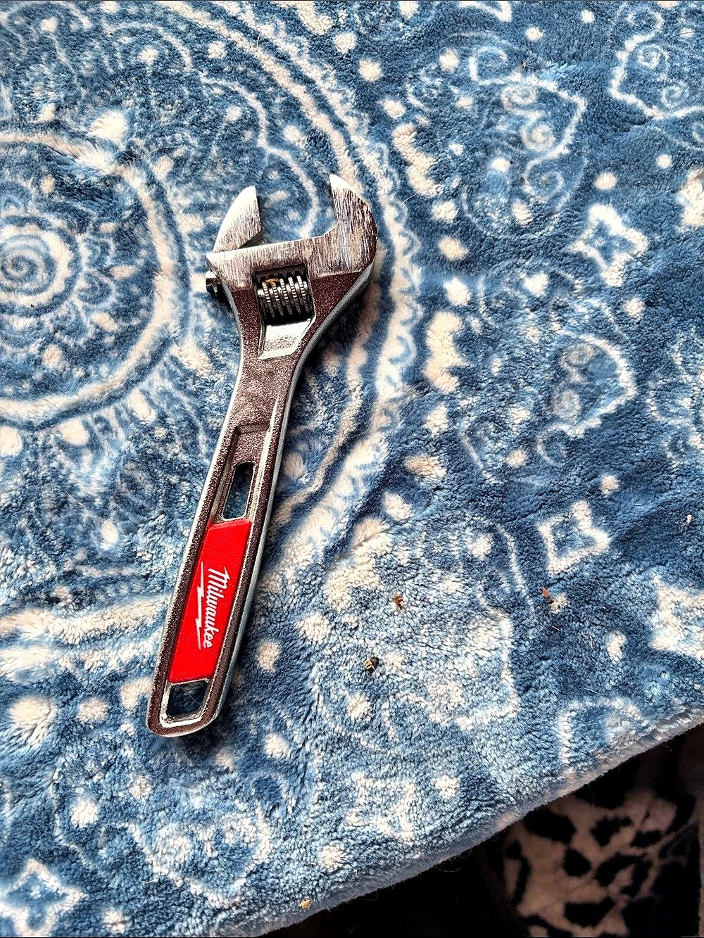 Milwaukee 6-Inch Adjustable Wrench Gray & Red